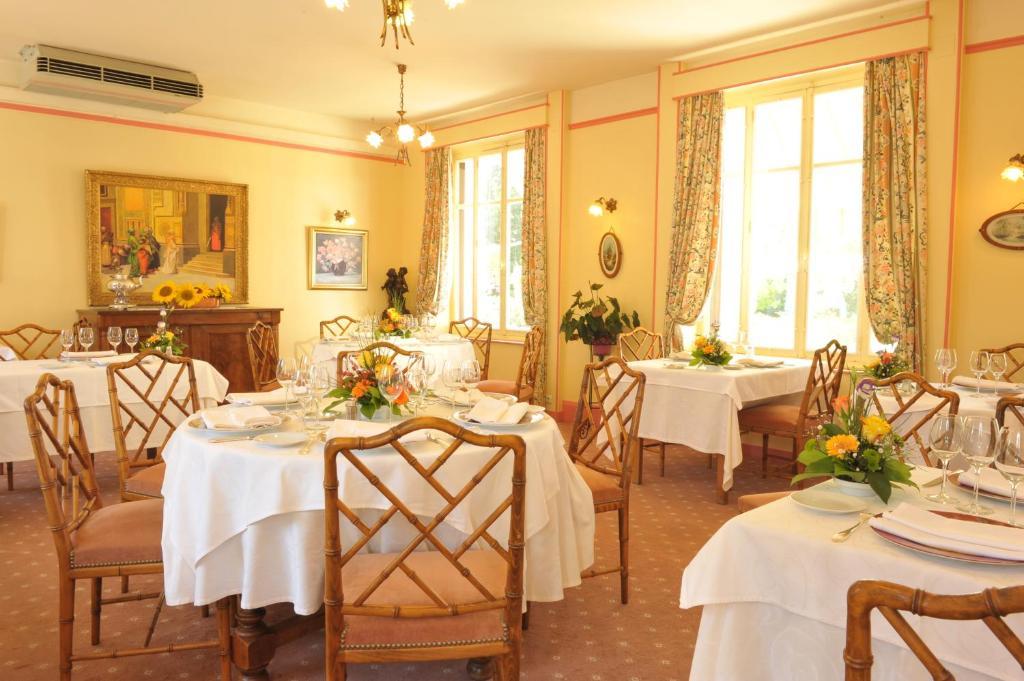 Logis L'Hermitage Buzançais Eksteriør billede